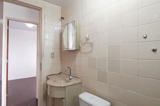 Banheiro Social de apartamento à venda com 2 quartos, 70m² em Inhaúma, Rio de Janeiro