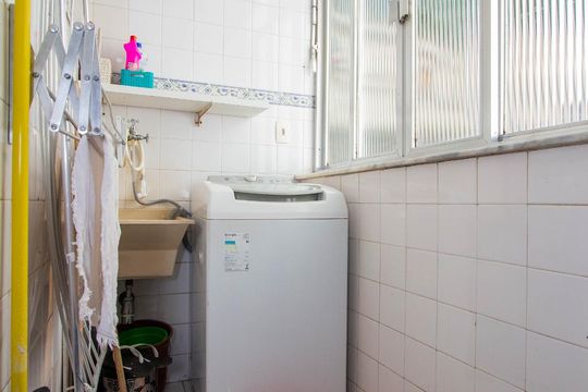 Área de Serviço de apartamento à venda com 2 quartos, 65m² em Laranjeiras, Rio de Janeiro