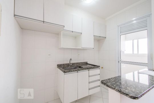 Cozinha de apartamento para alugar com 2 quartos, 46m² em Vila Caraguatá, São Paulo