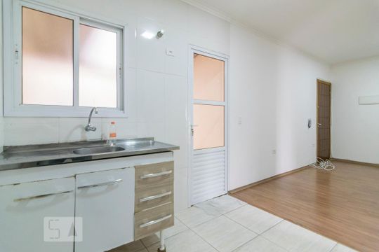 Cozinha de apartamento para alugar com 2 quartos, 40m² em Parque Bandeirante, Santo André