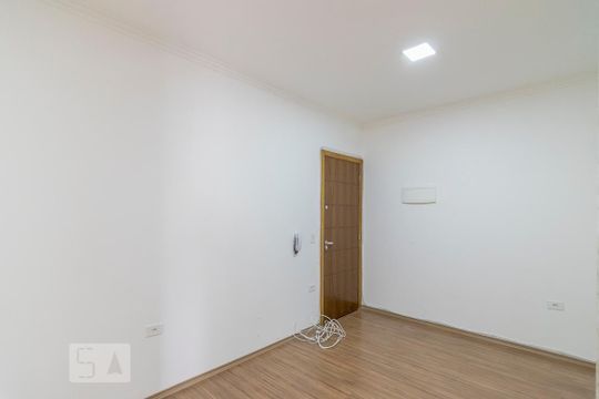 Sala de apartamento para alugar com 2 quartos, 40m² em Parque Bandeirante, Santo André