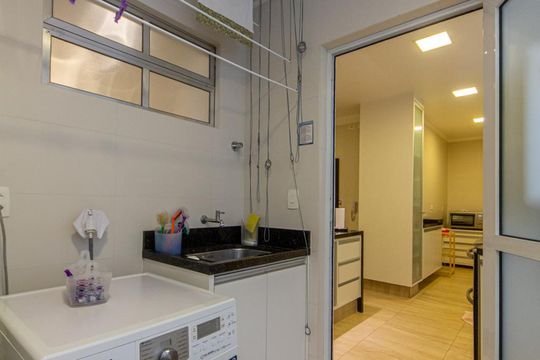 Área de serviço de apartamento para alugar com 3 quartos, 135m² em Cerqueira César, São Paulo