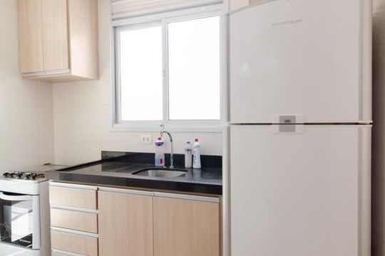 Cozinha de apartamento para alugar com 1 quarto, 56m² em Cambuí, Campinas