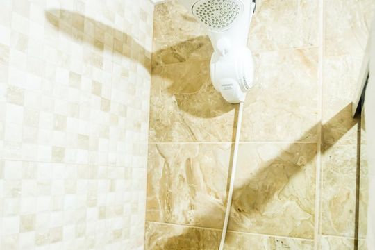 Banheiro de apartamento à venda com 2 quartos, 62m² em Protásio Alves, Porto Alegre