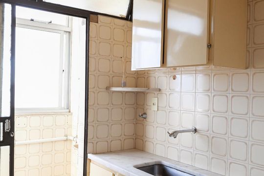 Cozinha  de apartamento para alugar com 1 quarto, 52m² em Cruzeiro, Belo Horizonte