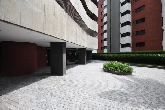 Entrada de apartamento para alugar com 3 quartos, 129m² em Vila Morumbi, São Paulo