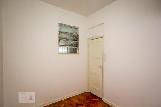 Quarto de Serviço de apartamento para alugar com 3 quartos, 230m² em Copacabana, Rio de Janeiro