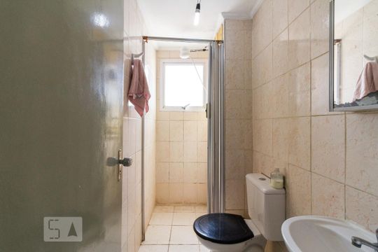 Banheiro  de apartamento à venda com 2 quartos, 50m² em Brás, São Paulo