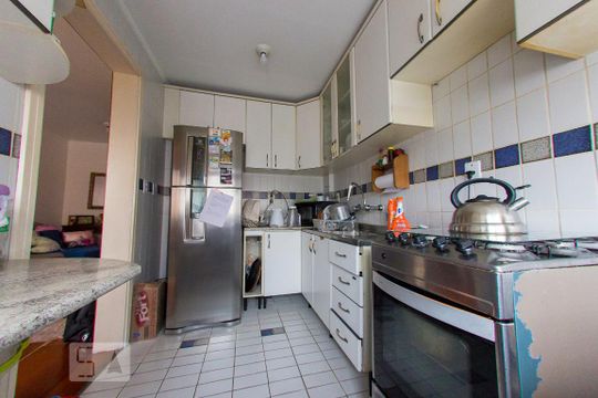 Cozinha de apartamento para alugar com 2 quartos, 68m² em Cavalhada, Porto Alegre