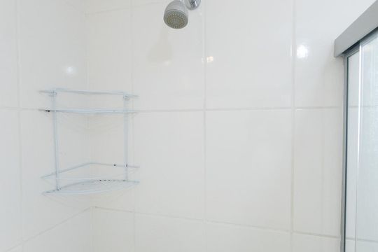 Banheiro da Suíte (Chuveiro) de apartamento para alugar com 3 quartos, 63m² em Vila Moreira, São Paulo