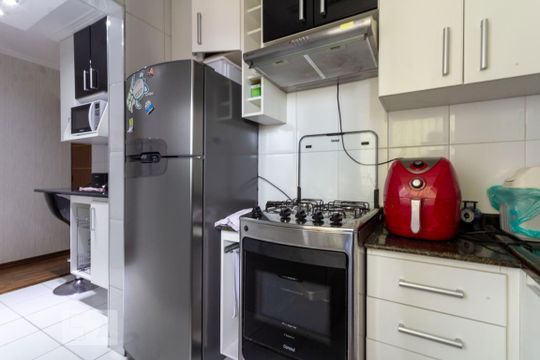 Cozinha de apartamento à venda com 2 quartos, 52m² em Jardim Dona Sinhá, São Paulo