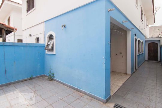 Quintal de casa à venda com 3 quartos, 130m² em Vila Mariza Mazzei, São Paulo