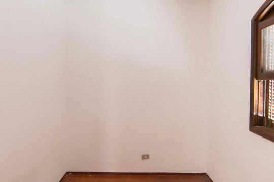 Quarto 2 de casa à venda com 3 quartos, 130m² em Vila Mariza Mazzei, São Paulo