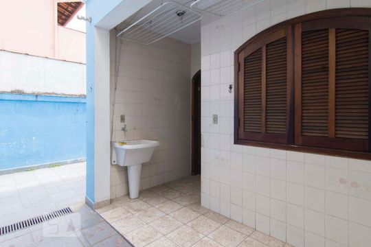 Lavanderia de casa à venda com 3 quartos, 130m² em Vila Mariza Mazzei, São Paulo