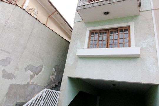 Fachada de casa à venda com 3 quartos, 360m² em Santa Teresinha, São Paulo