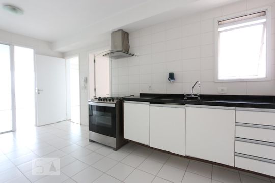 cozinha de apartamento à venda com 3 quartos, 177m² em Jardim Monte Kemel, São Paulo