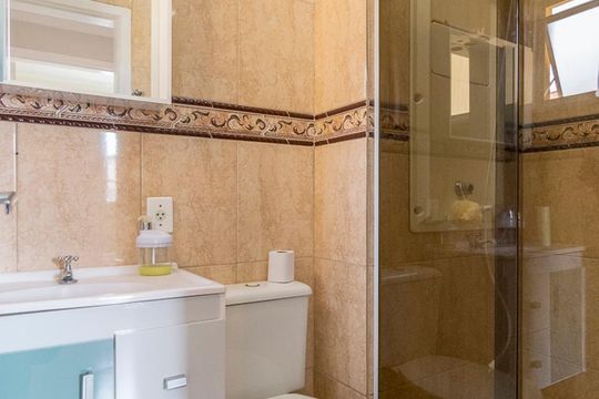 Banheiro de apartamento à venda com 2 quartos, 52m² em Vila Metalúrgica, Santo André