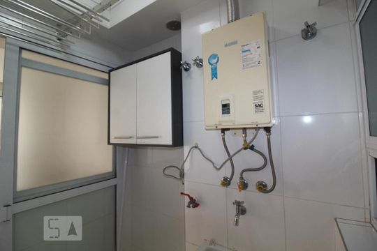Área serviço de apartamento para alugar com 2 quartos, 70m² em Santa Paula, São Caetano do Sul