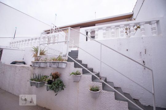 fachada dos fundos de casa à venda com 4 quartos, 190m² em Jardim Nova Europa, Campinas