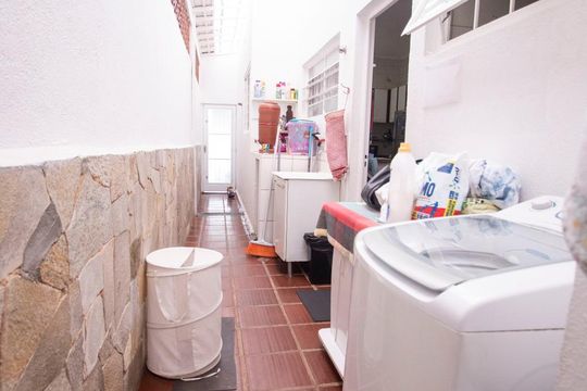 lavanderia de casa à venda com 4 quartos, 190m² em Jardim Nova Europa, Campinas
