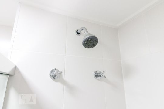 Banheiro - chuveiro de kitnet/studio para alugar com 1 quarto, 38m² em Jardim Flor da Montanha, Guarulhos