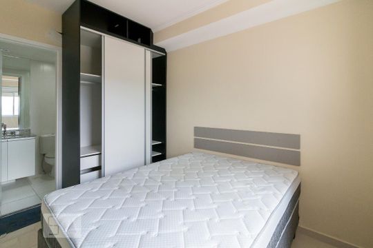 Quarto  de kitnet/studio para alugar com 1 quarto, 38m² em Jardim Flor da Montanha, Guarulhos