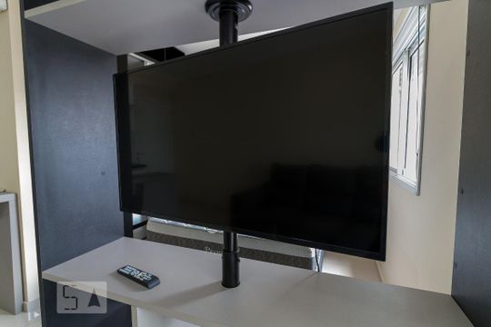 Sala - TV de kitnet/studio para alugar com 1 quarto, 38m² em Jardim Flor da Montanha, Guarulhos