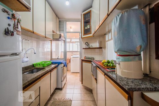 Cozinha de apartamento à venda com 3 quartos, 118m² em Jardim da Saúde, São Paulo