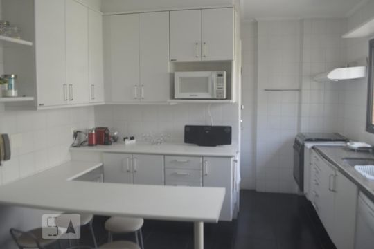 Cozinha de apartamento à venda com 3 quartos, 130m² em Real Parque, São Paulo