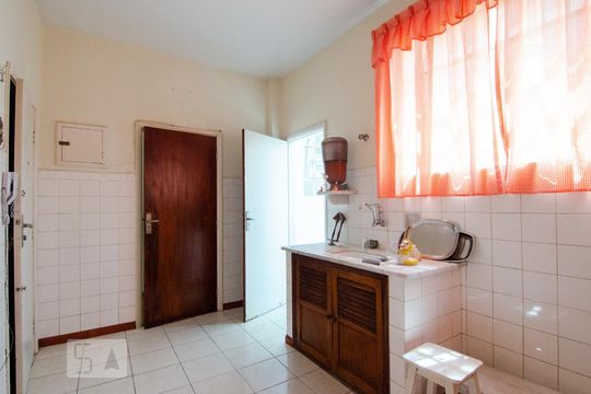 Cozinha de apartamento à venda com 3 quartos, 100m² em Centro, Campinas