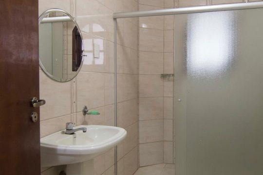 Banheiro de casa à venda com 3 quartos, 400m² em Vila Baruel, São Paulo