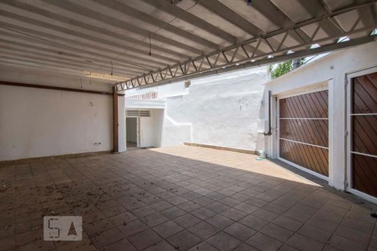 Quintal de casa à venda com 3 quartos, 400m² em Vila Baruel, São Paulo