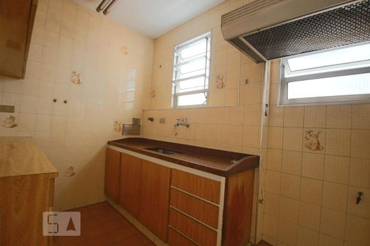 Cozinha de apartamento para alugar com 2 quartos, 60m² em Bela Vista, São Paulo