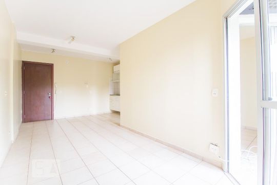 Sala/Cozinha de kitnet/studio para alugar com 1 quarto, 35m² em Asa Sul, Brasília