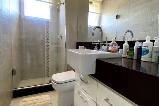 Banheiro 1 suíte de apartamento à venda com 3 quartos, 194m² em Morro do Espelho, São Leopoldo