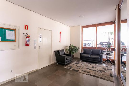 Hall de Entrada de apartamento para alugar com 2 quartos, 80m² em Santana, Porto Alegre
