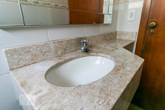 Lavabo de casa à venda com 3 quartos, 200m² em Chácara Mafalda, São Paulo