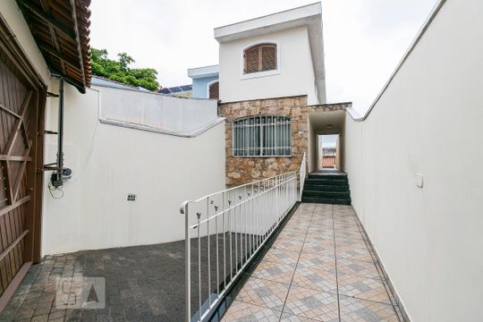Fachada de casa à venda com 3 quartos, 200m² em Chácara Mafalda, São Paulo