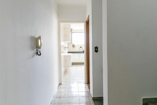Corredor de casa à venda com 3 quartos, 200m² em Chácara Mafalda, São Paulo