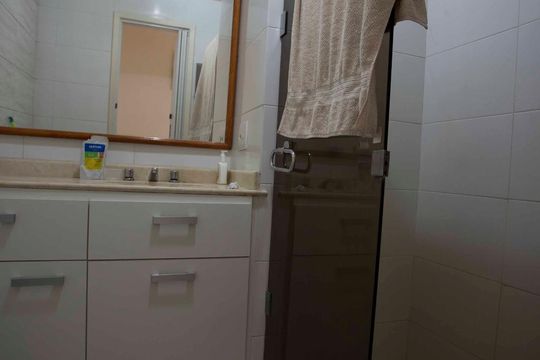 banheiro de apartamento à venda com 2 quartos, 72m² em Tijuca, Rio de Janeiro