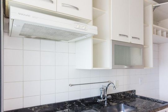 Cozinha de apartamento para alugar com 2 quartos, 50m² em Piqueri, São Paulo