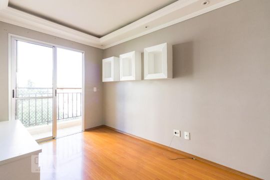 Sala de apartamento para alugar com 2 quartos, 50m² em Piqueri, São Paulo
