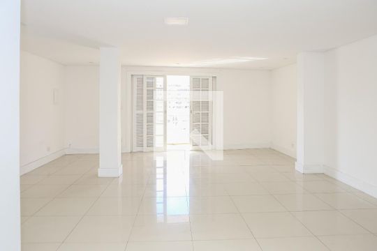 Casa à venda com 3 quartos, 390m² em Vila Anglo Brasileira, São Paulo