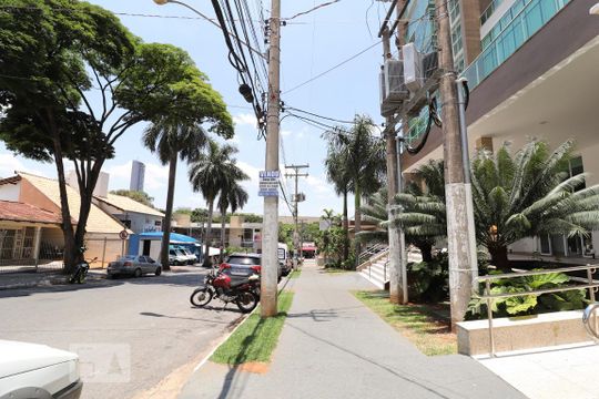 Vista da Rua de apartamento à venda com 2 quartos, 75m² em Setor Bueno, Goiânia