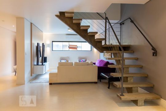 Sala de casa de condomínio para alugar com 2 quartos, 160m² em Vila Gumercindo, São Paulo