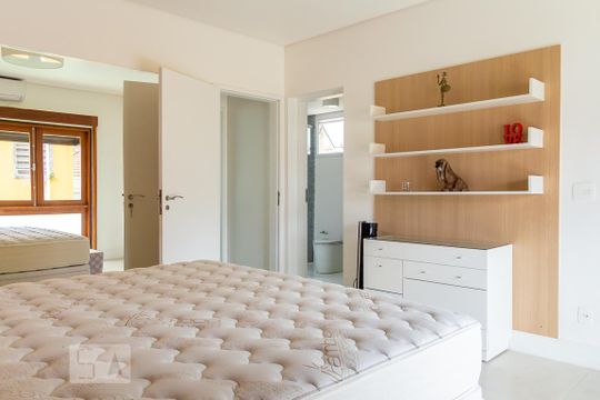 Suíte 2 de casa de condomínio para alugar com 2 quartos, 160m² em Vila Gumercindo, São Paulo