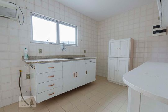 Cozinha de apartamento à venda com 2 quartos, 100m² em São Francisco Xavier, Rio de Janeiro