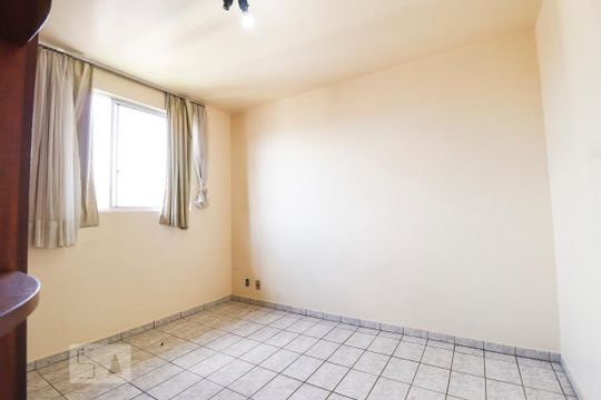 Quarto 2 de apartamento para alugar com 2 quartos, 60m² em Parque Amazônia, Goiânia
