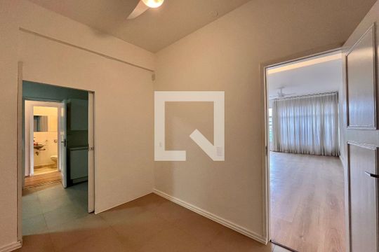 Corredor de apartamento para alugar com 4 quartos, 166m² em Ipanema, Rio de Janeiro