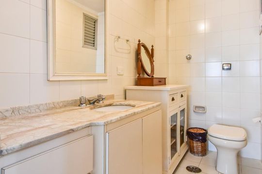 Banheiro Social de apartamento para alugar com 3 quartos, 140m² em Jardim Paulista, São Paulo